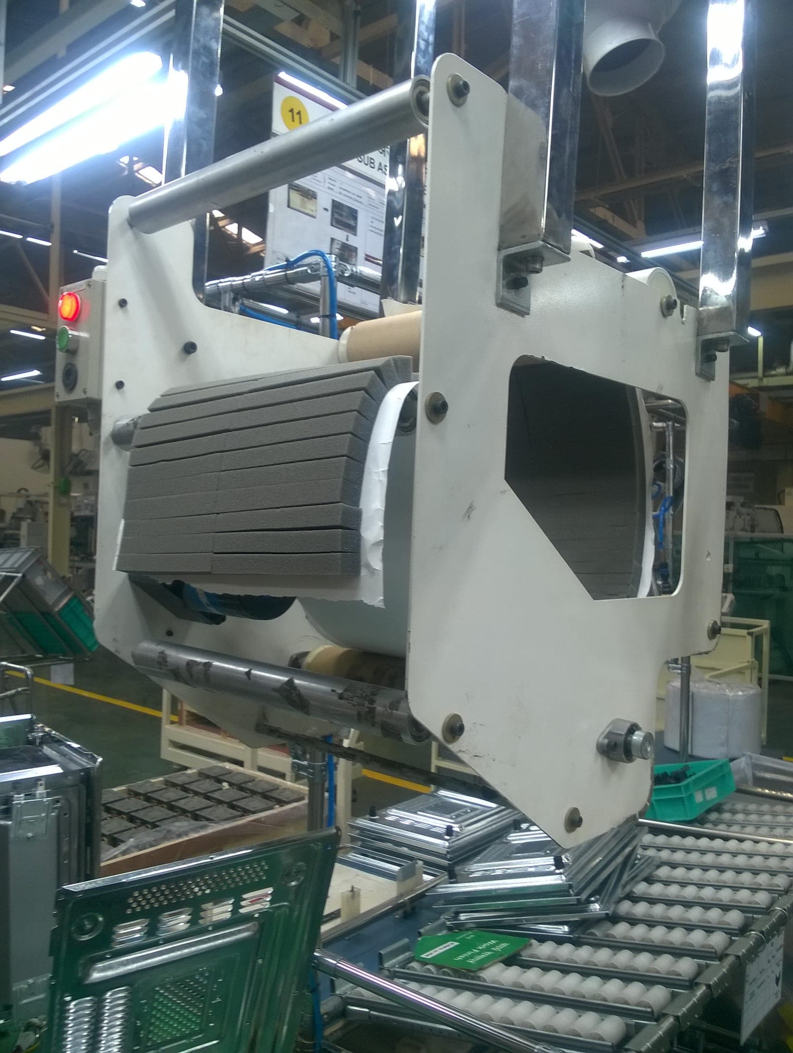 Foam Dispensing Machine — photo 2