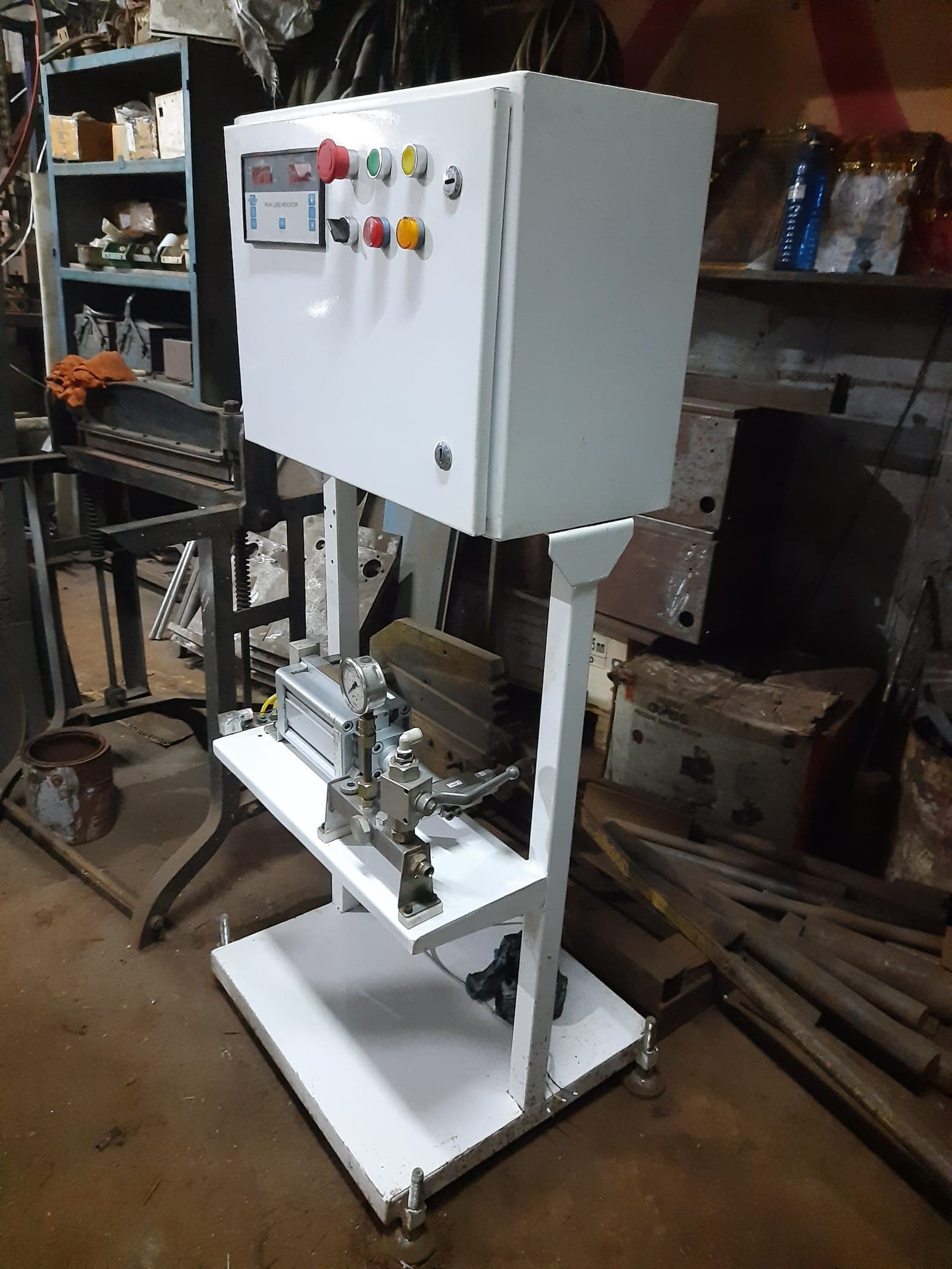 Hydraulic Cylinder Testing Machine — photo 2