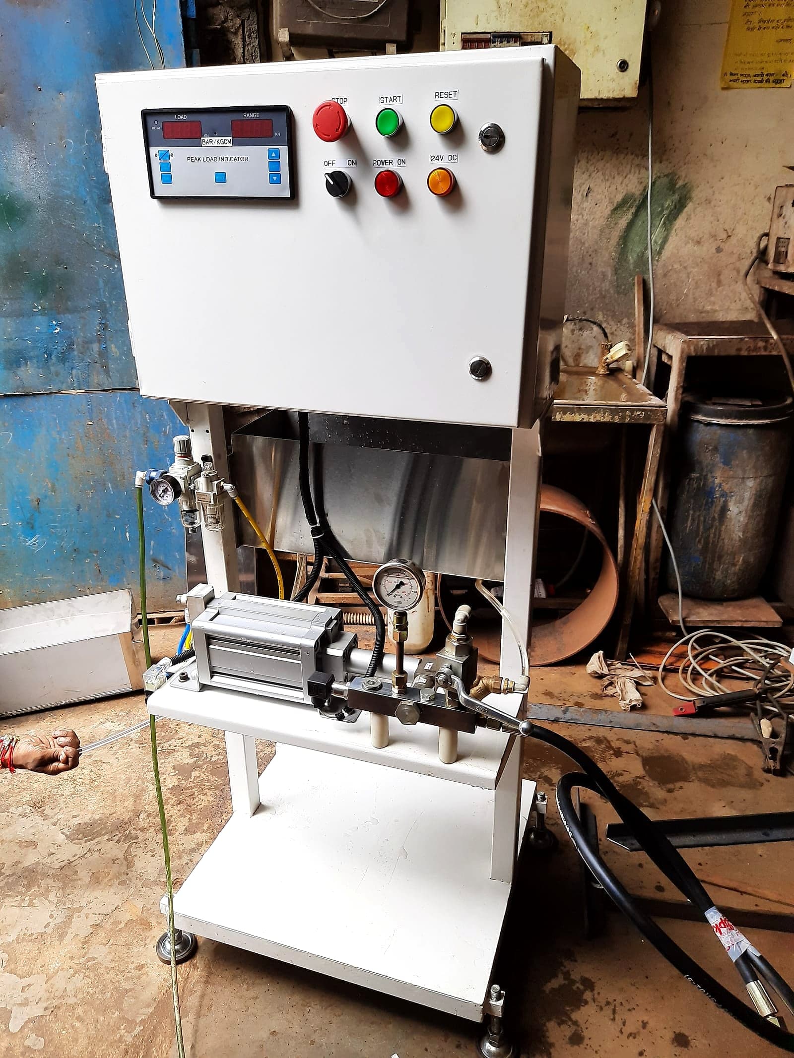 Hydraulic Cylinder Testing Machine