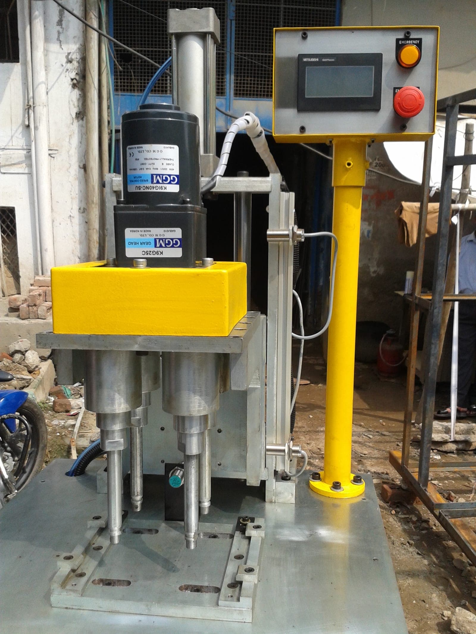 Screw Tightening Machine — photo 1